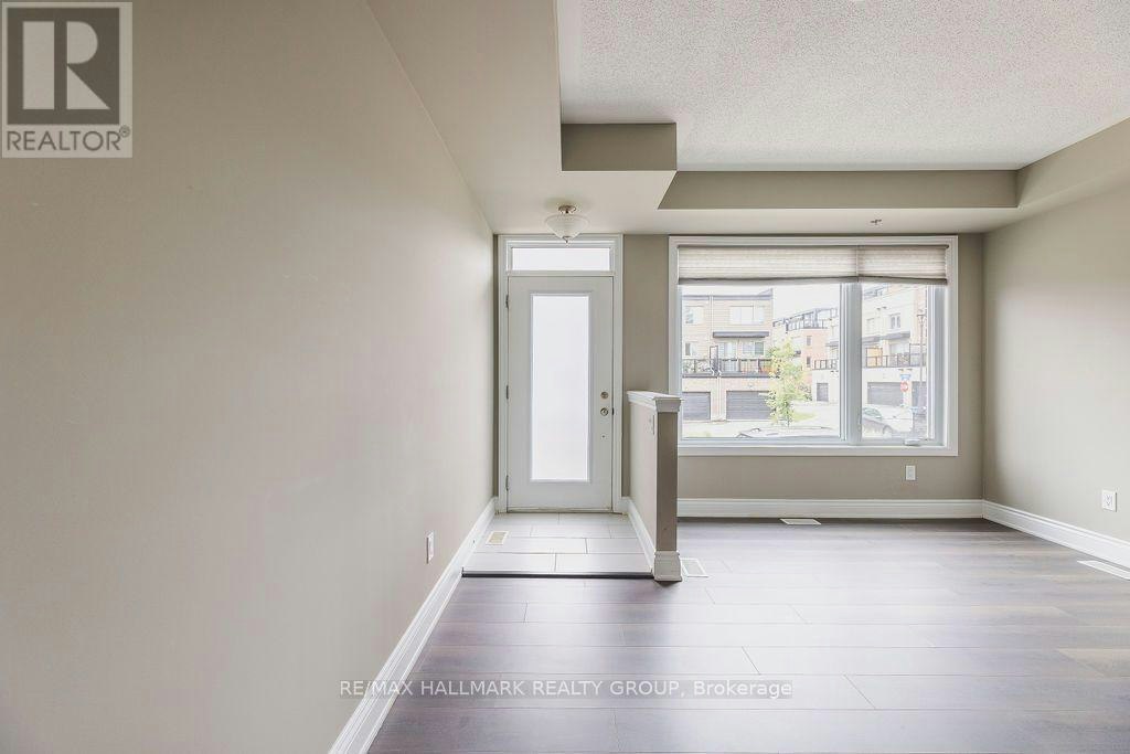 535 Ozawa Private, Ottawa, ON, K1K 4Z8 - 3