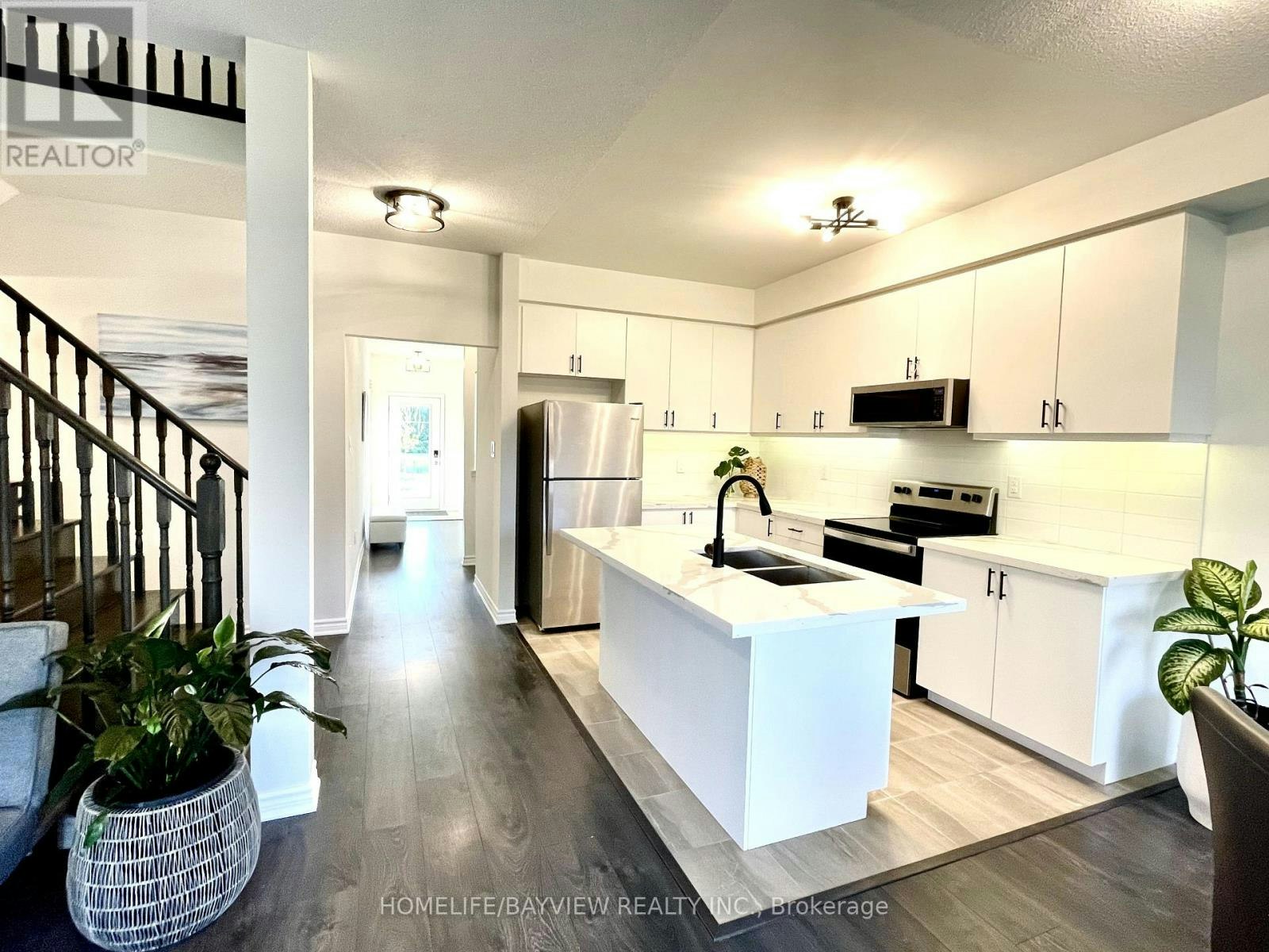 128 Village Gate Drive, Wasaga Beach, ON, L9Z 0J7 - 2