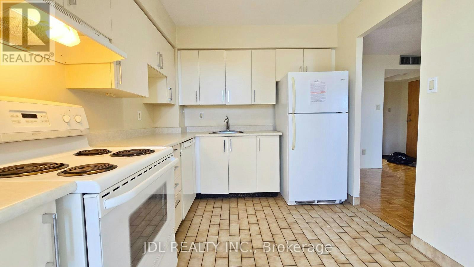 610-5795 Yonge Street, Toronto, ON, M2M 4J3 - 5