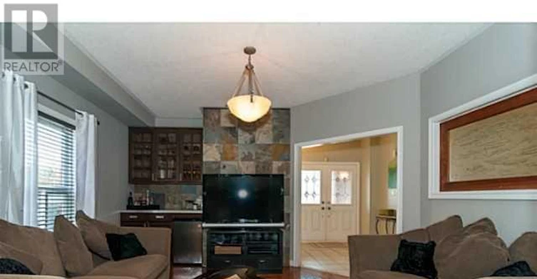 4 Bluewater Trail, Barrie, ON, L4N 0G6 - 2