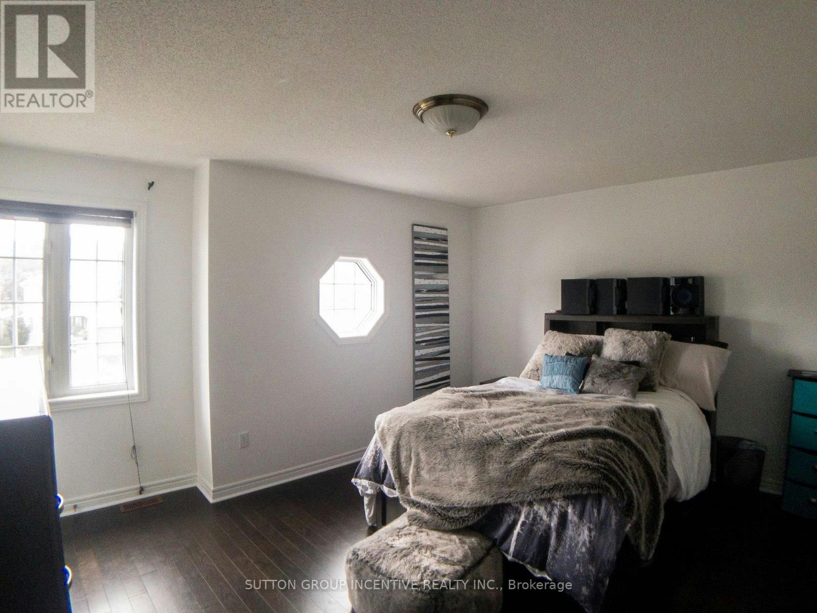 4 Bluewater Trail, Barrie, ON, L4N 0G6 - 10