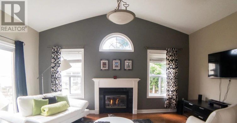 4 Bluewater Trail, Barrie, ON, L4N 0G6 - 3