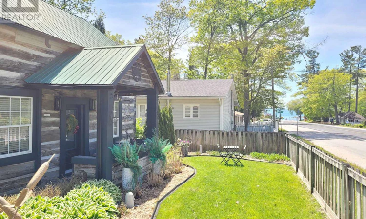 347 Balm Beach Road W