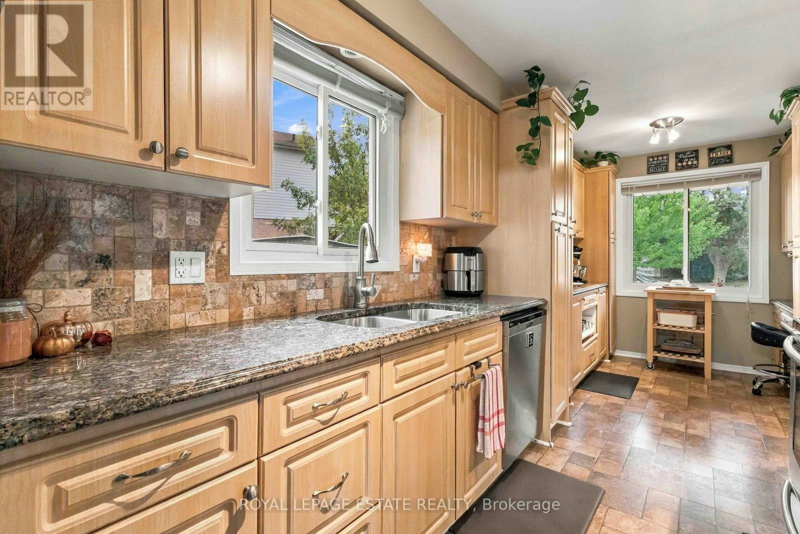 228 Rands Road, Ajax, ON, L1S 3Y5 - 9