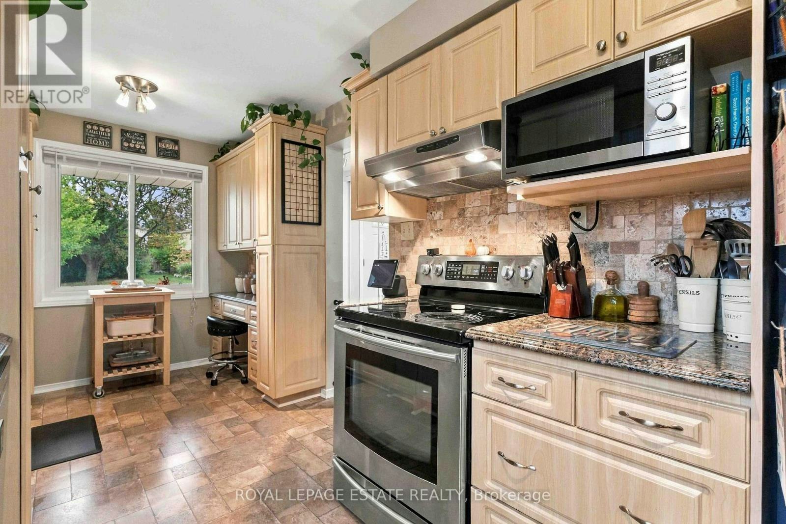 228 Rands Road, Ajax, ON, L1S 3Y5 - 8