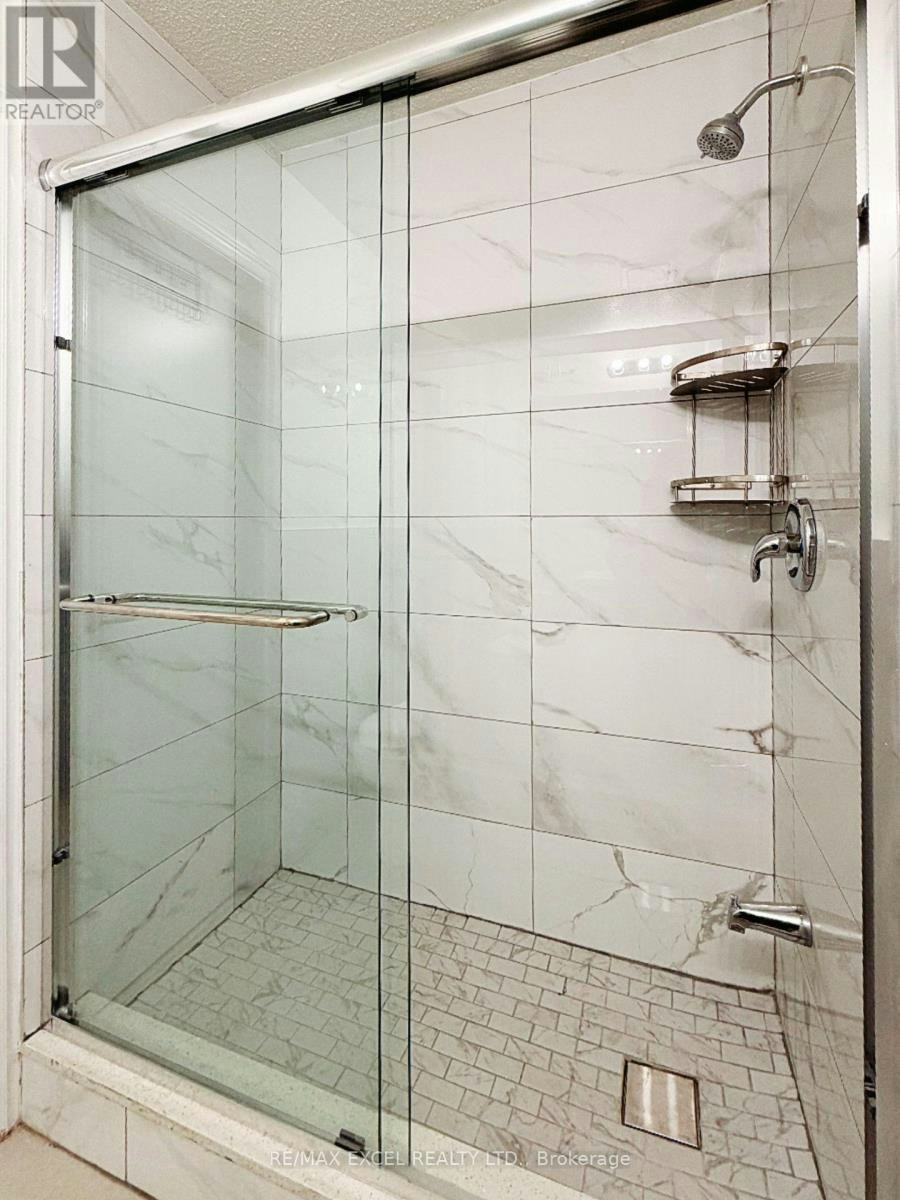 2A-348 Main Street N, Markham, ON, L3P 1Z1 4