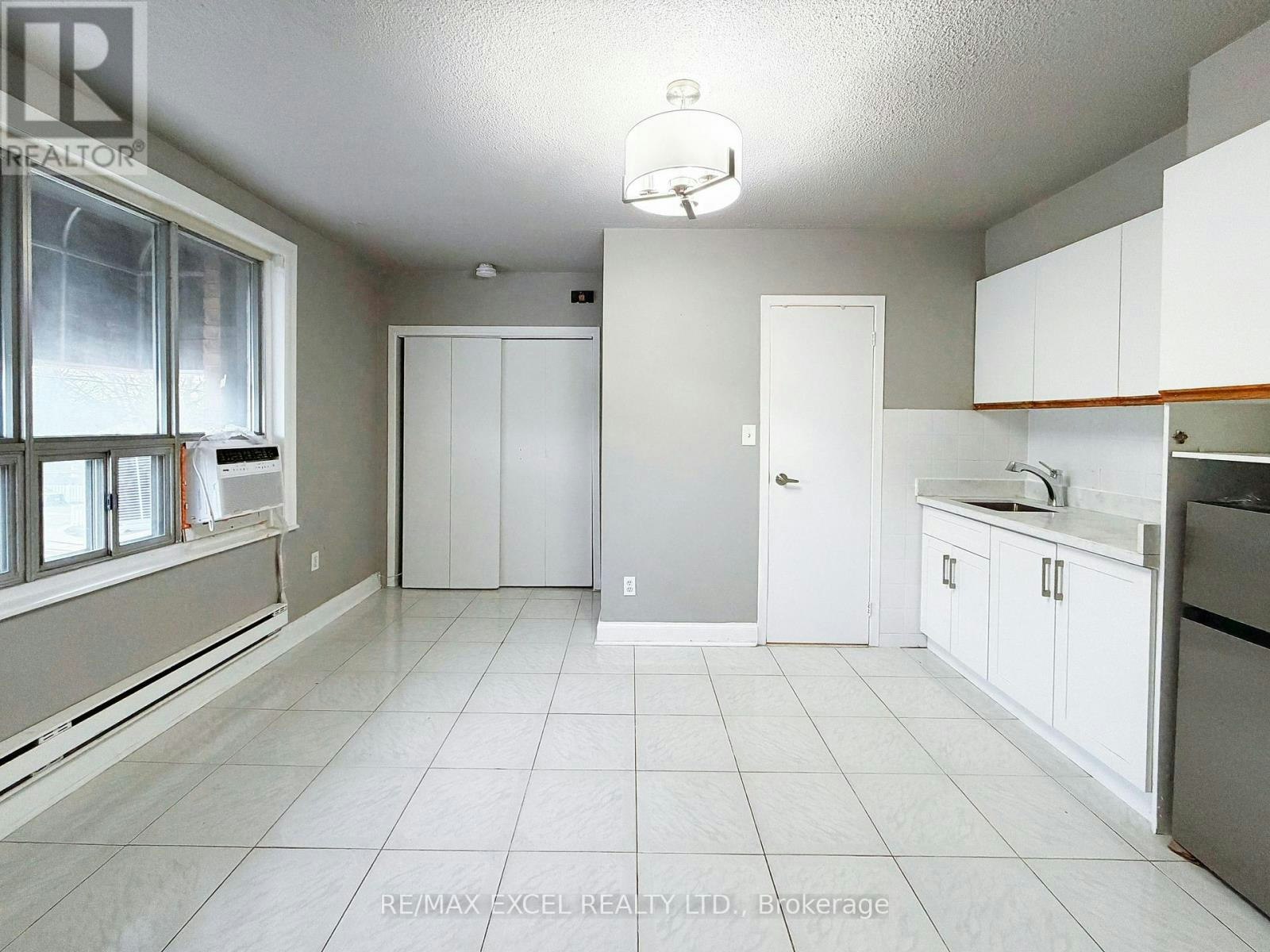 2A-348 Main Street N, Markham, ON, L3P 1Z1 2