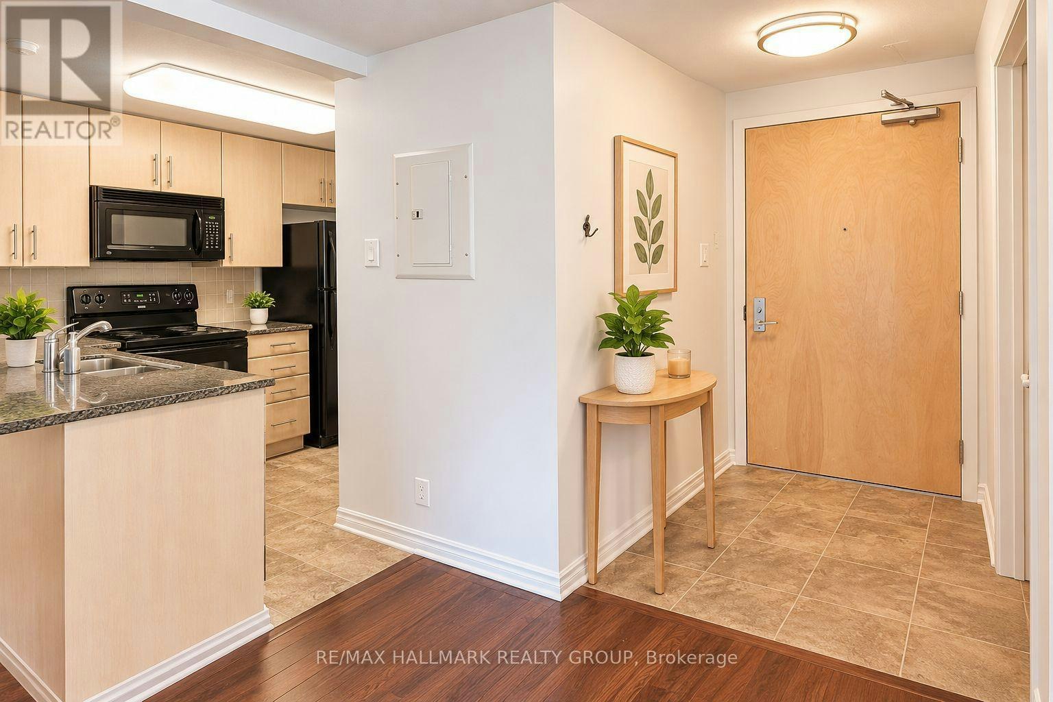 302-200 Lett Street, Ottawa, ON, K1R 0A7 - 2