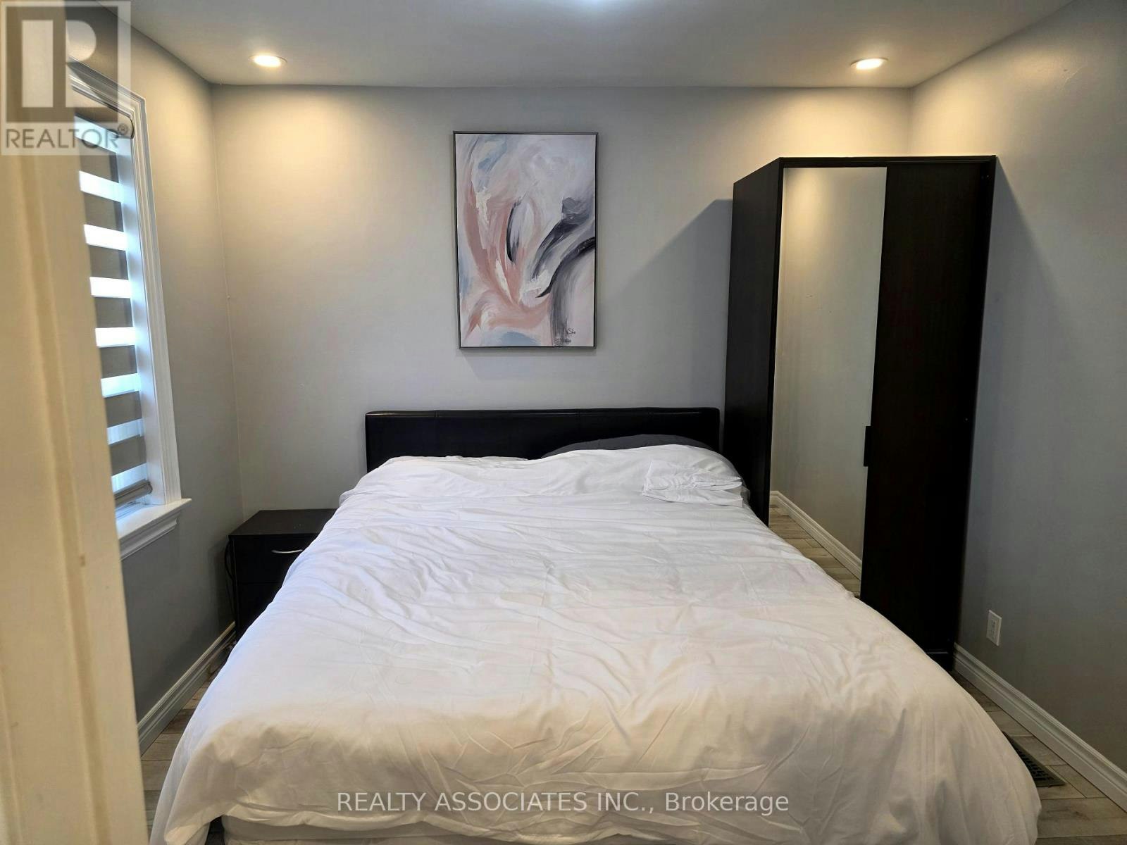 101 Reiner Road, Toronto, ON, M3H 2L7 - 8