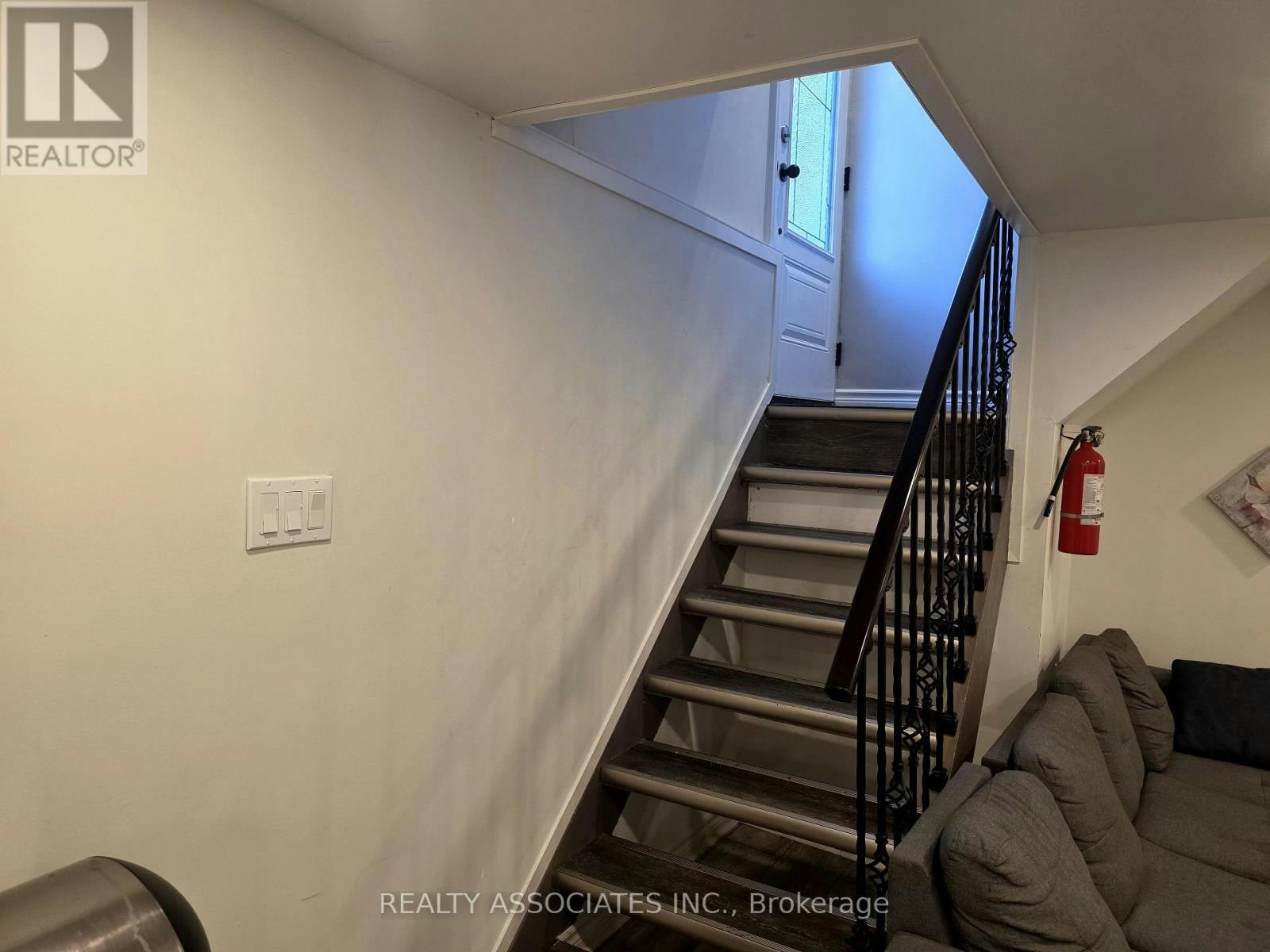 101 Reiner Road, Toronto, ON, M3H 2L7 - 13