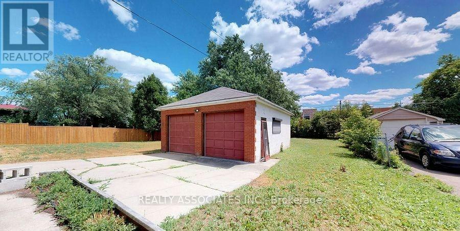 101 Reiner Road, Toronto, ON, M3H 2L7 - 24