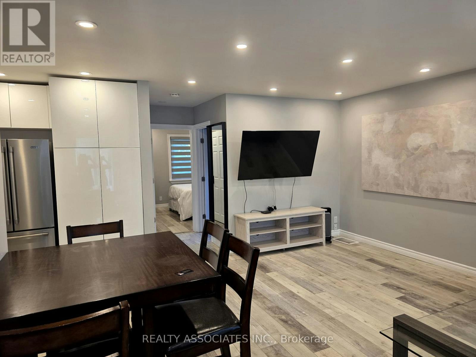 101 Reiner Road, Toronto, ON, M3H 2L7 - 4