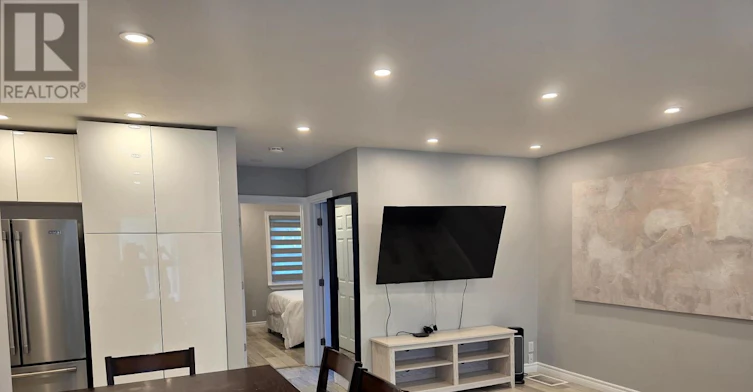 101 Reiner Road, Toronto, ON, M3H 2L7 - 4