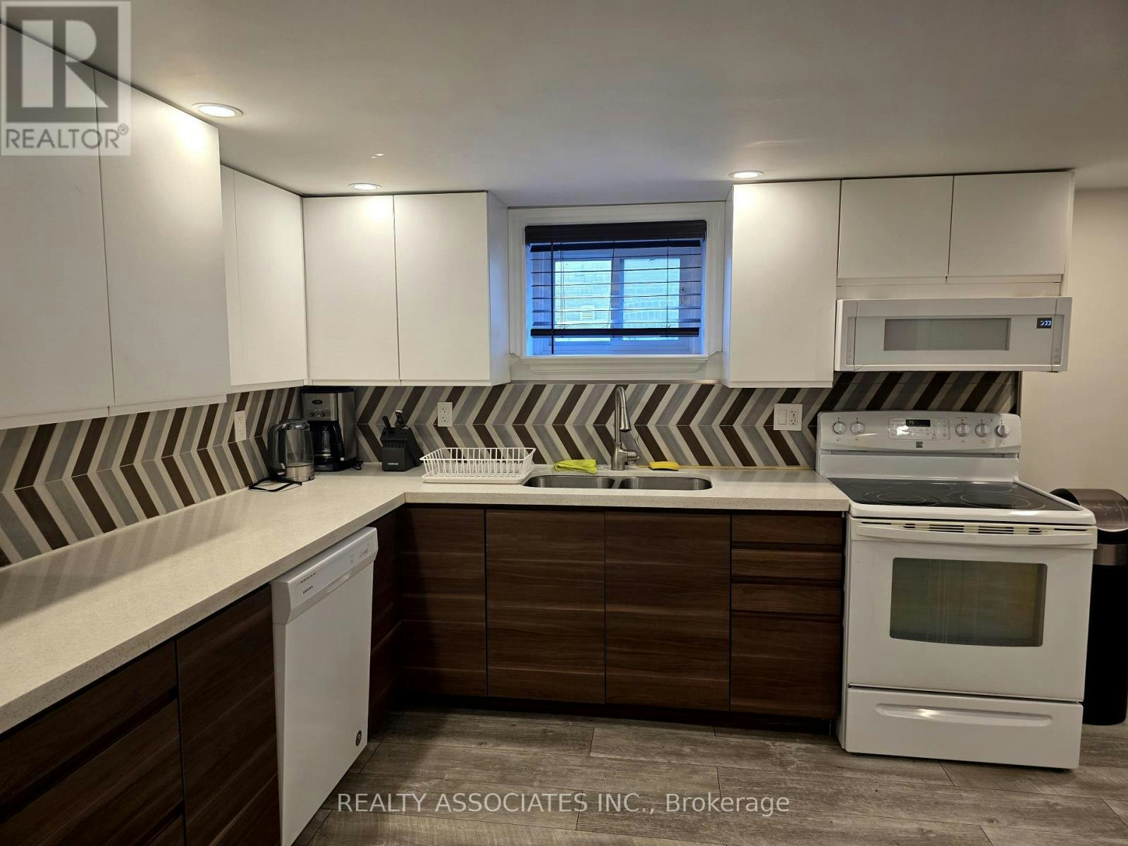 101 Reiner Road, Toronto, ON, M3H 2L7 - 16