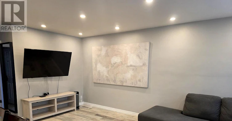 101 Reiner Road, Toronto, ON, M3H 2L7 - 3