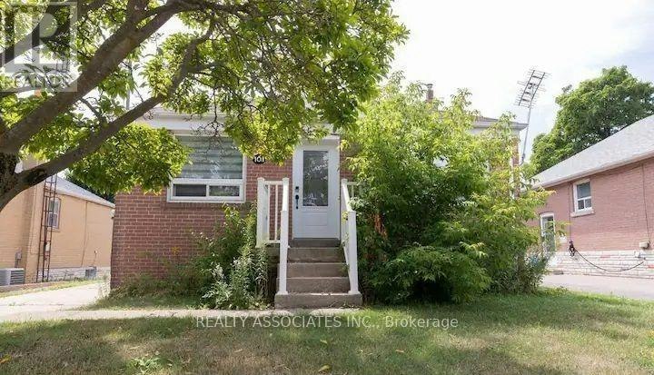101 Reiner Road, Toronto, ON, M3H 2L7