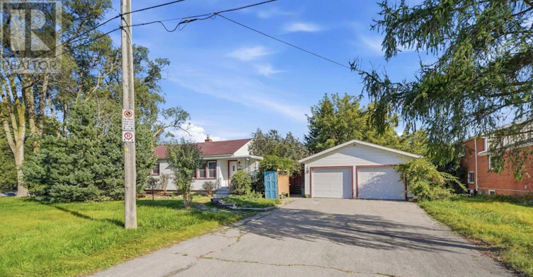 7962 Booth Street, Niagara Falls, ON, L2H 1E8