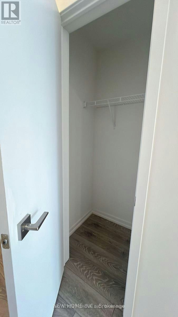 20-24 Lytham Green Circle, Newmarket, ON, L3Y 0H5 - 15