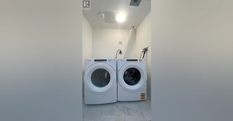 20-24 Lytham Green Circle, Newmarket, ON, L3Y 0H5 - 21