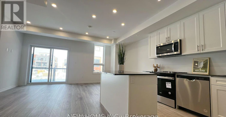 20-24 Lytham Green Circle, Newmarket, ON, L3Y 0H5 - 14