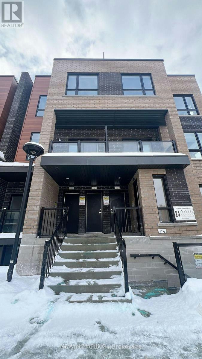 20-24 Lytham Green Circle, Newmarket, ON, L3Y 0H5 - 7