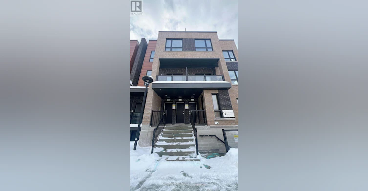 20-24 Lytham Green Circle, Newmarket, ON, L3Y 0H5 - 7