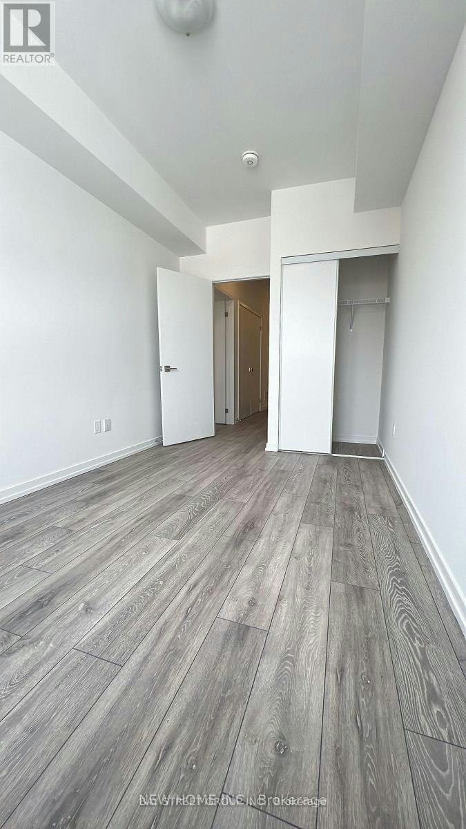 20-24 Lytham Green Circle, Newmarket, ON, L3Y 0H5 - 4