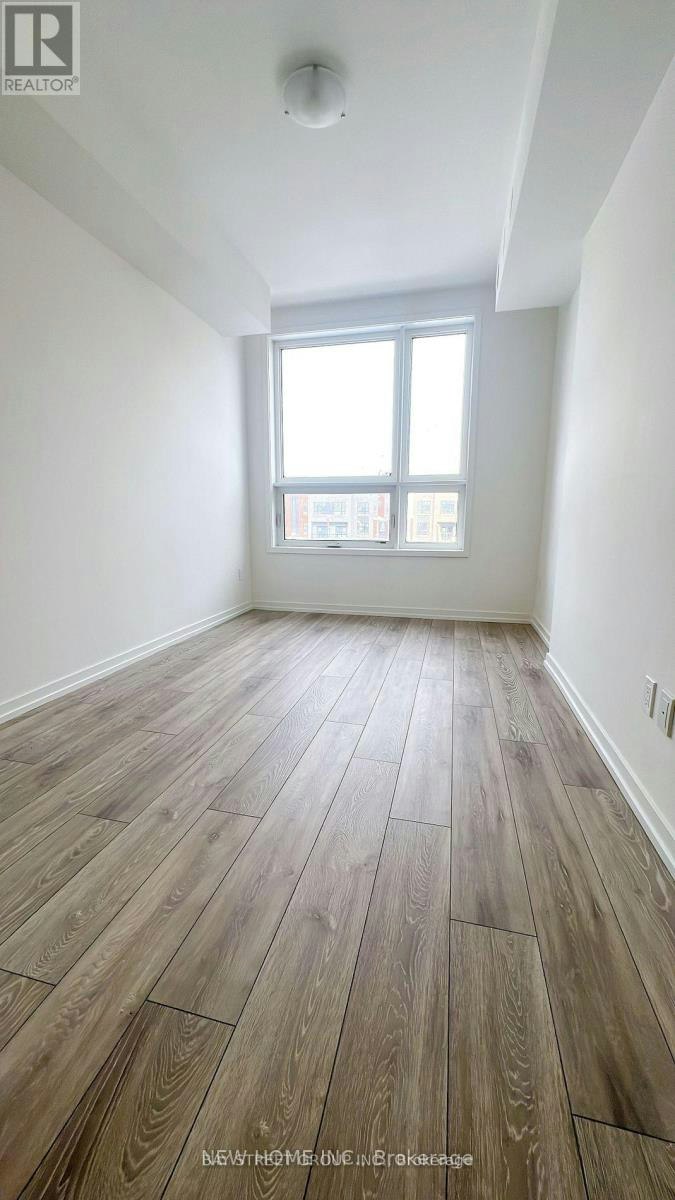 20-24 Lytham Green Circle, Newmarket, ON, L3Y 0H5 - 19