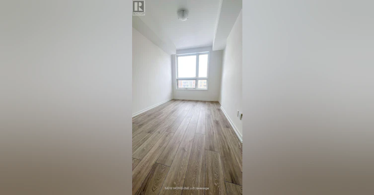 20-24 Lytham Green Circle, Newmarket, ON, L3Y 0H5 - 19