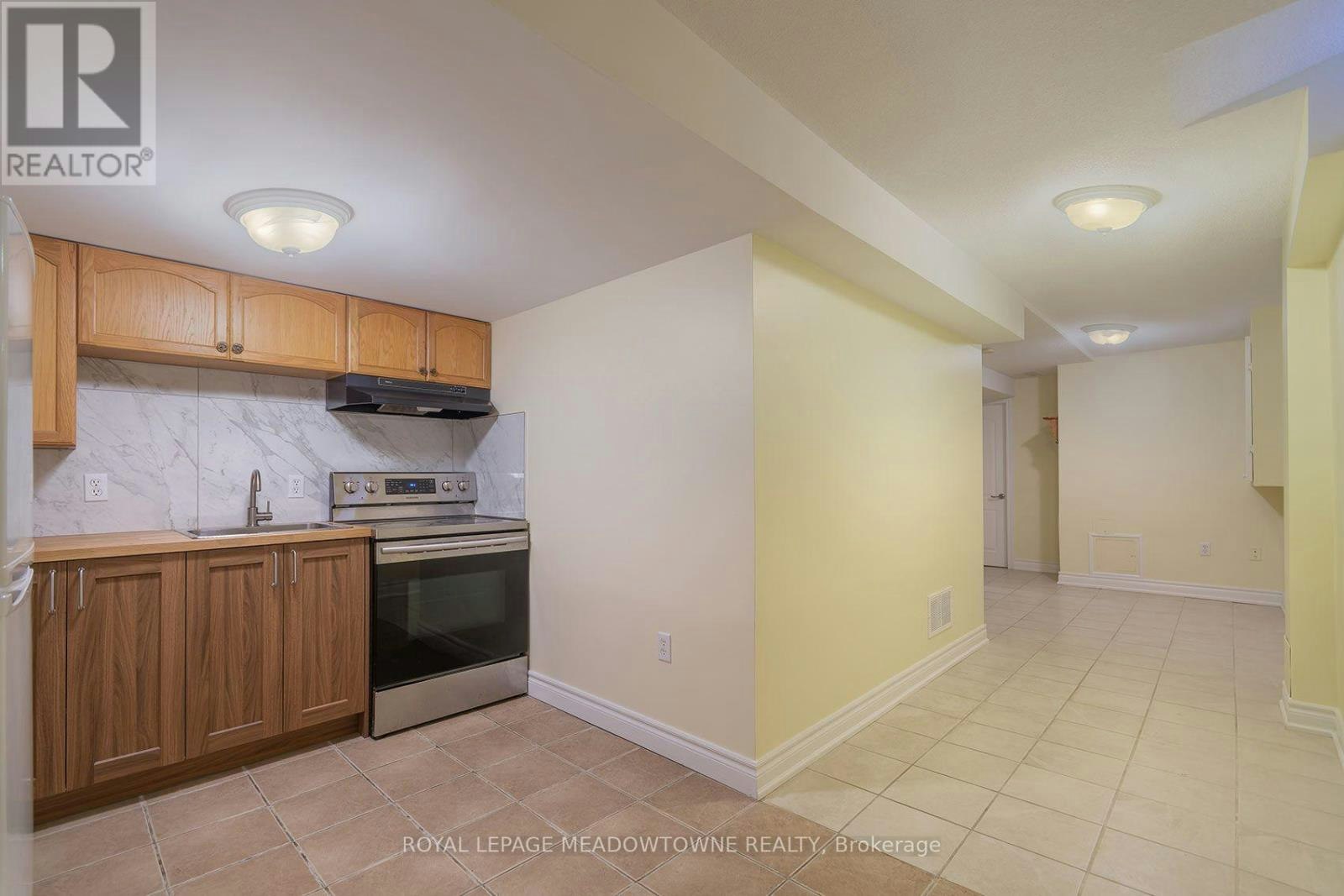 6407 Alderwood Trail, Mississauga, ON, L5N 6W9 - 8