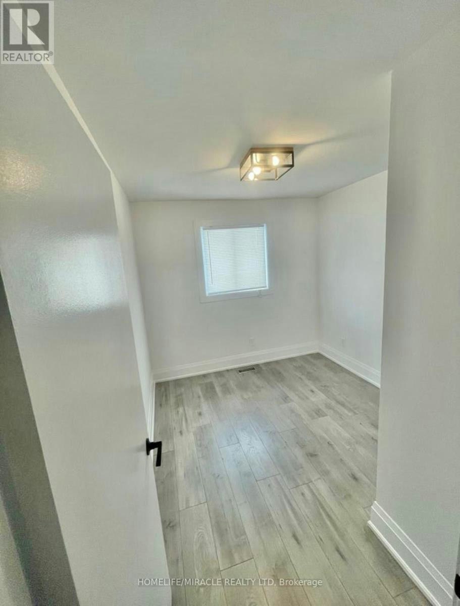 21 Ecclestone Drive, Brampton, ON, L6X 3N7 - 4