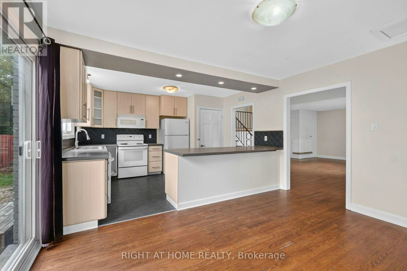 1478 Orchard Ave Orchard Avenue, Ottawa, ON, K1H 7C7 - 12