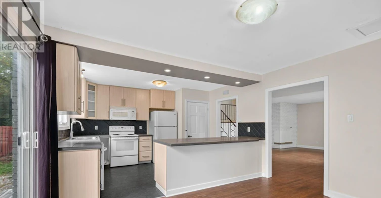 1478 Orchard Ave Orchard Avenue, Ottawa, ON, K1H 7C7 - 12
