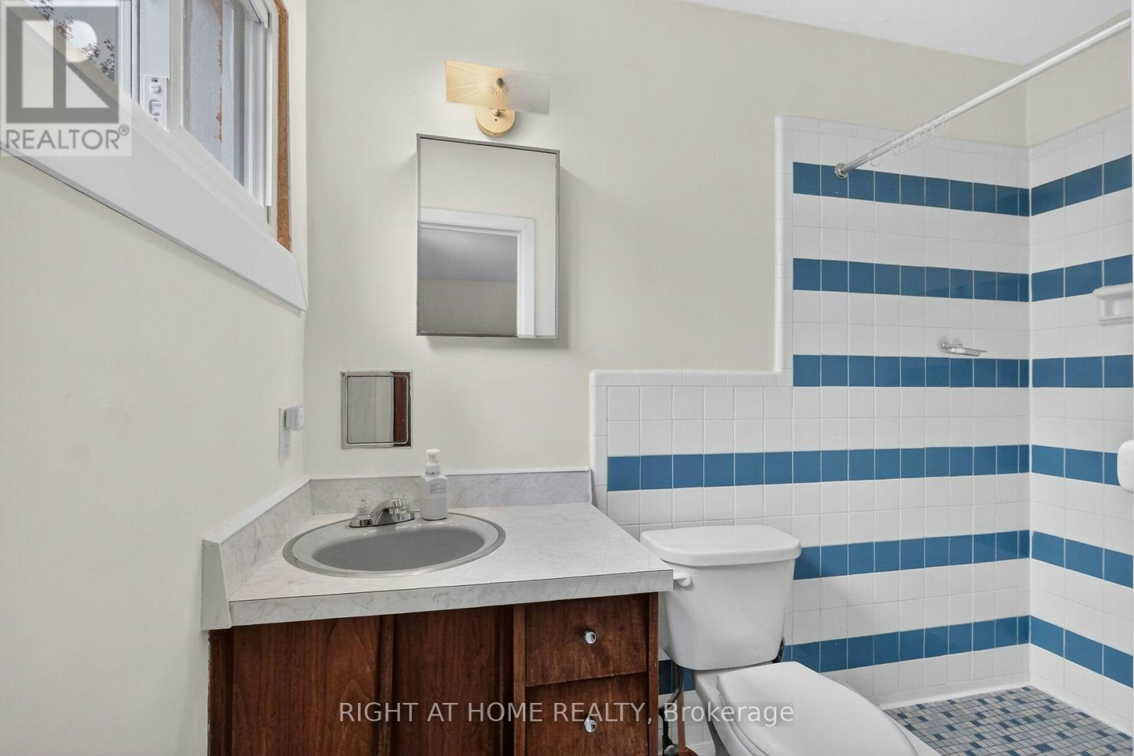 1478 Orchard Ave Orchard Avenue, Ottawa, ON, K1H 7C7 - 17