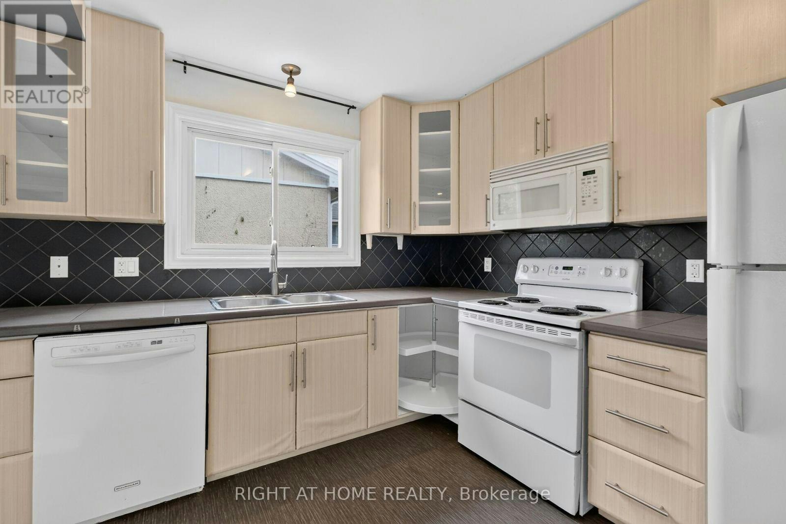 1478 Orchard Ave Orchard Avenue, Ottawa, ON, K1H 7C7 - 8