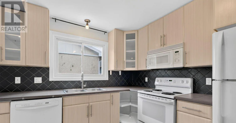 1478 Orchard Ave Orchard Avenue, Ottawa, ON, K1H 7C7 - 8