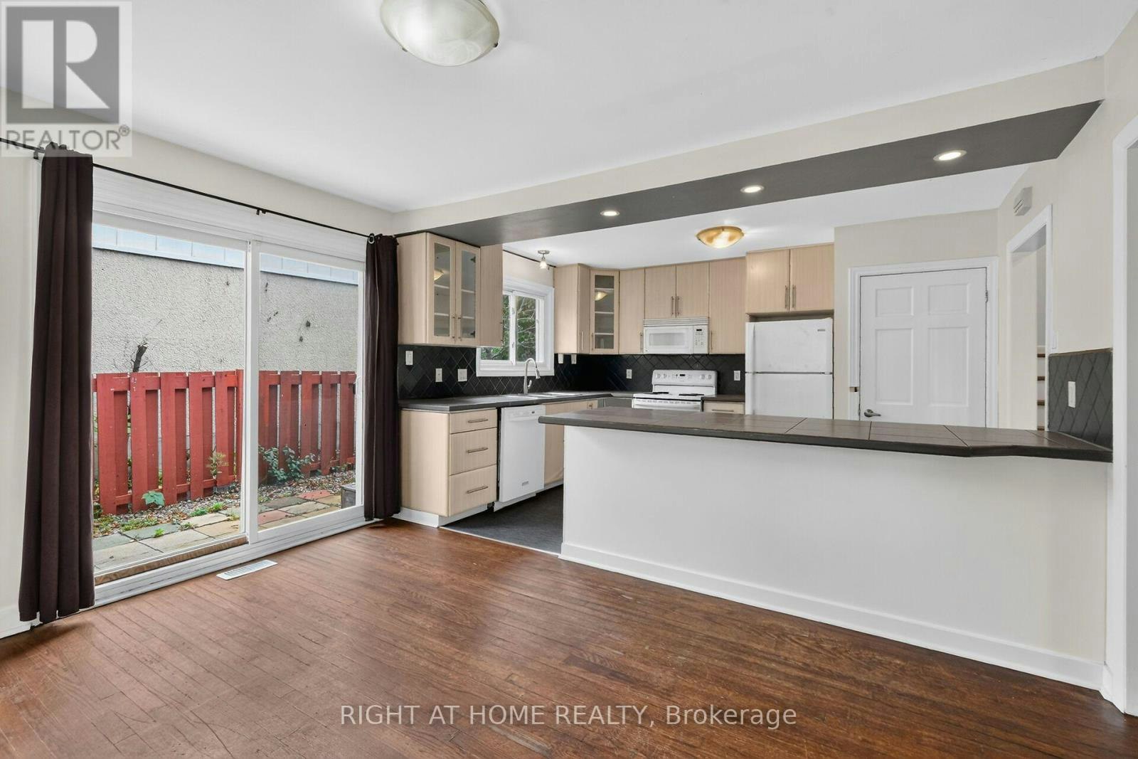 1478 Orchard Ave Orchard Avenue, Ottawa, ON, K1H 7C7 - 13