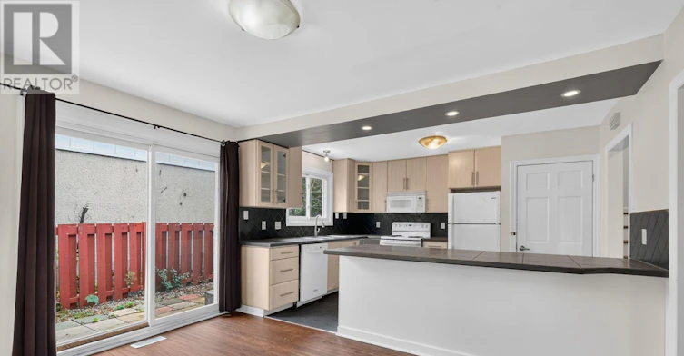 1478 Orchard Ave Orchard Avenue, Ottawa, ON, K1H 7C7 - 13