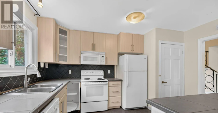 1478 Orchard Ave Orchard Avenue, Ottawa, ON, K1H 7C7 - 9