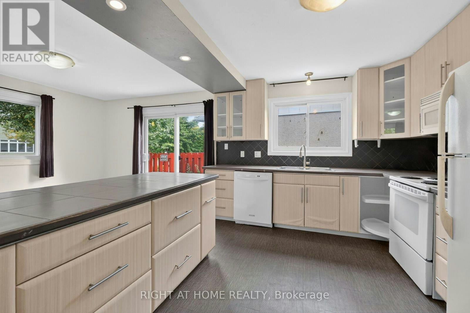 1478 Orchard Ave Orchard Avenue, Ottawa, ON, K1H 7C7 - 7