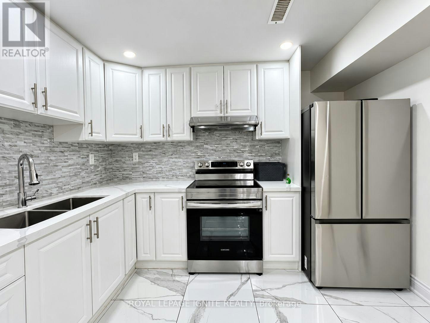 7 Aquilina Court, Ajax, ON, L1Z 0E5 - 18