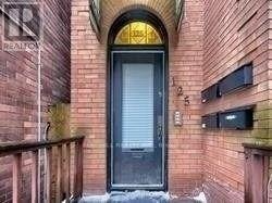 ST-125 Maitland Street, Toronto, ON, M4Y 1E5