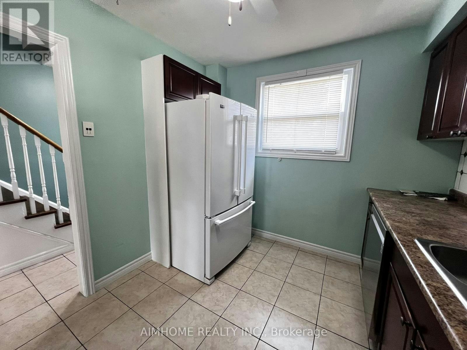 676 Balsam Crescent, Oshawa, ON, L1J 6A2 - 4