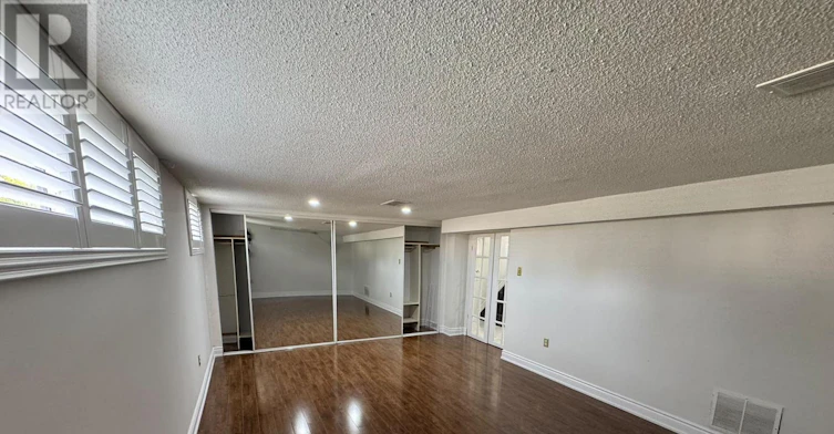 16 Bridgenorth Crescent, Toronto, ON, M9V 2M3 - 5
