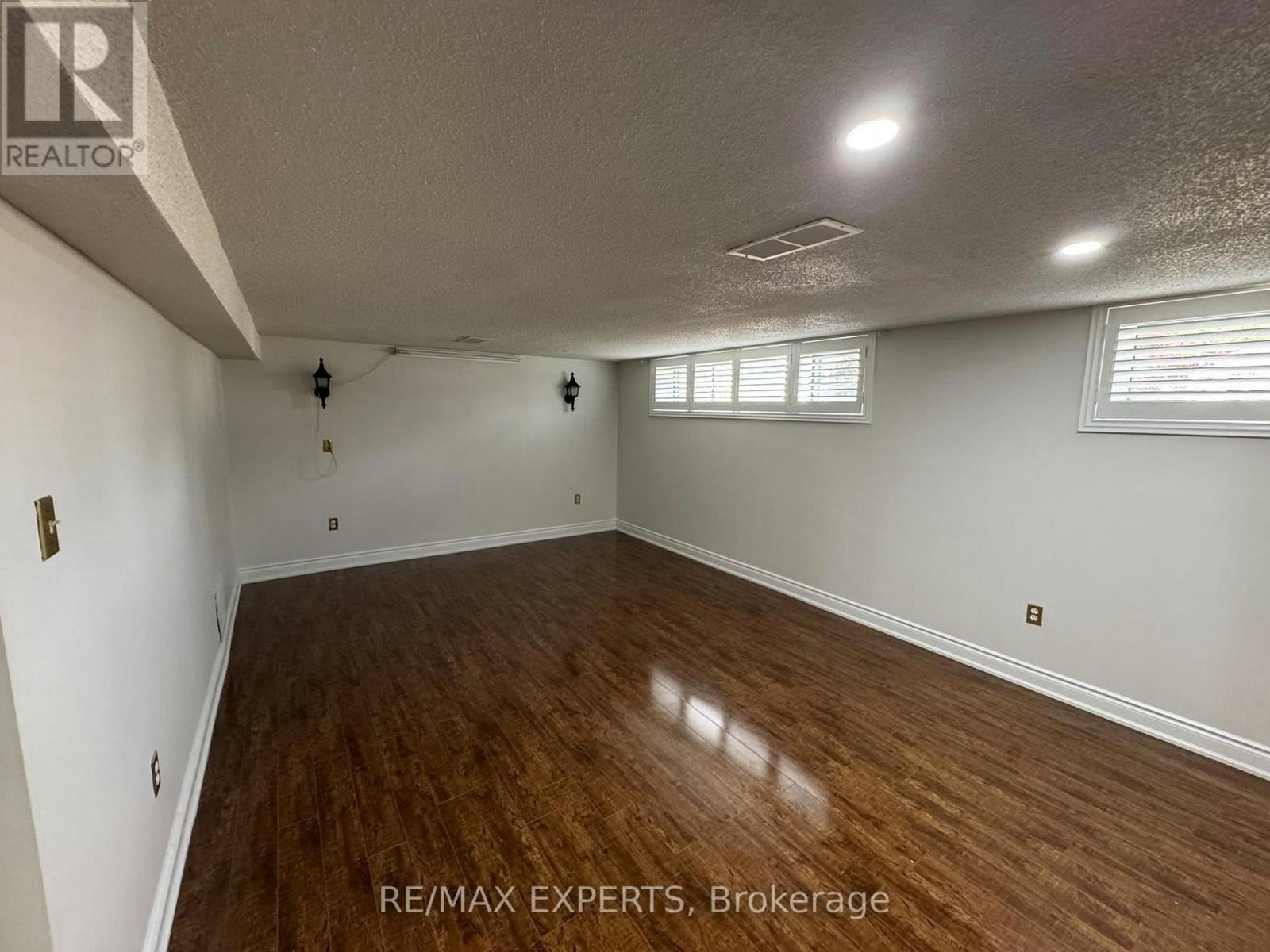 16 Bridgenorth Crescent, Toronto, ON, M9V 2M3 - 7