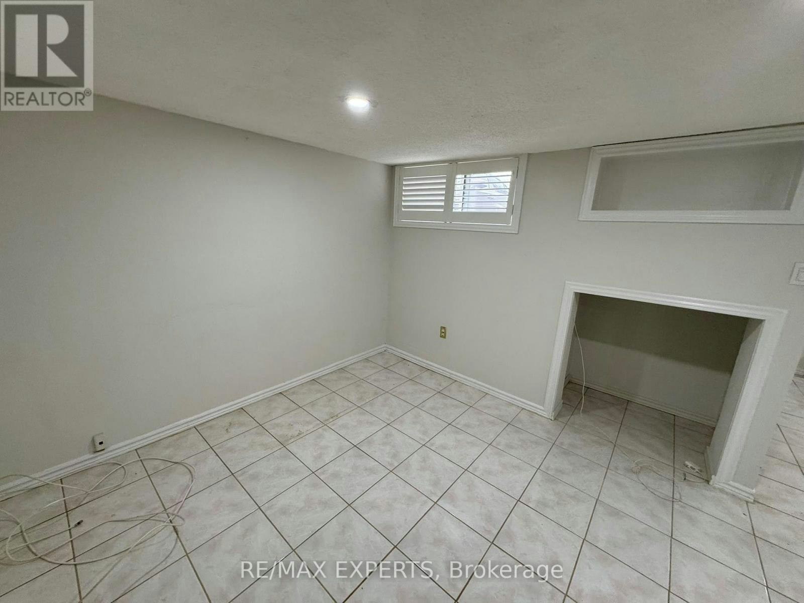16 Bridgenorth Crescent, Toronto, ON, M9V 2M3 - 13