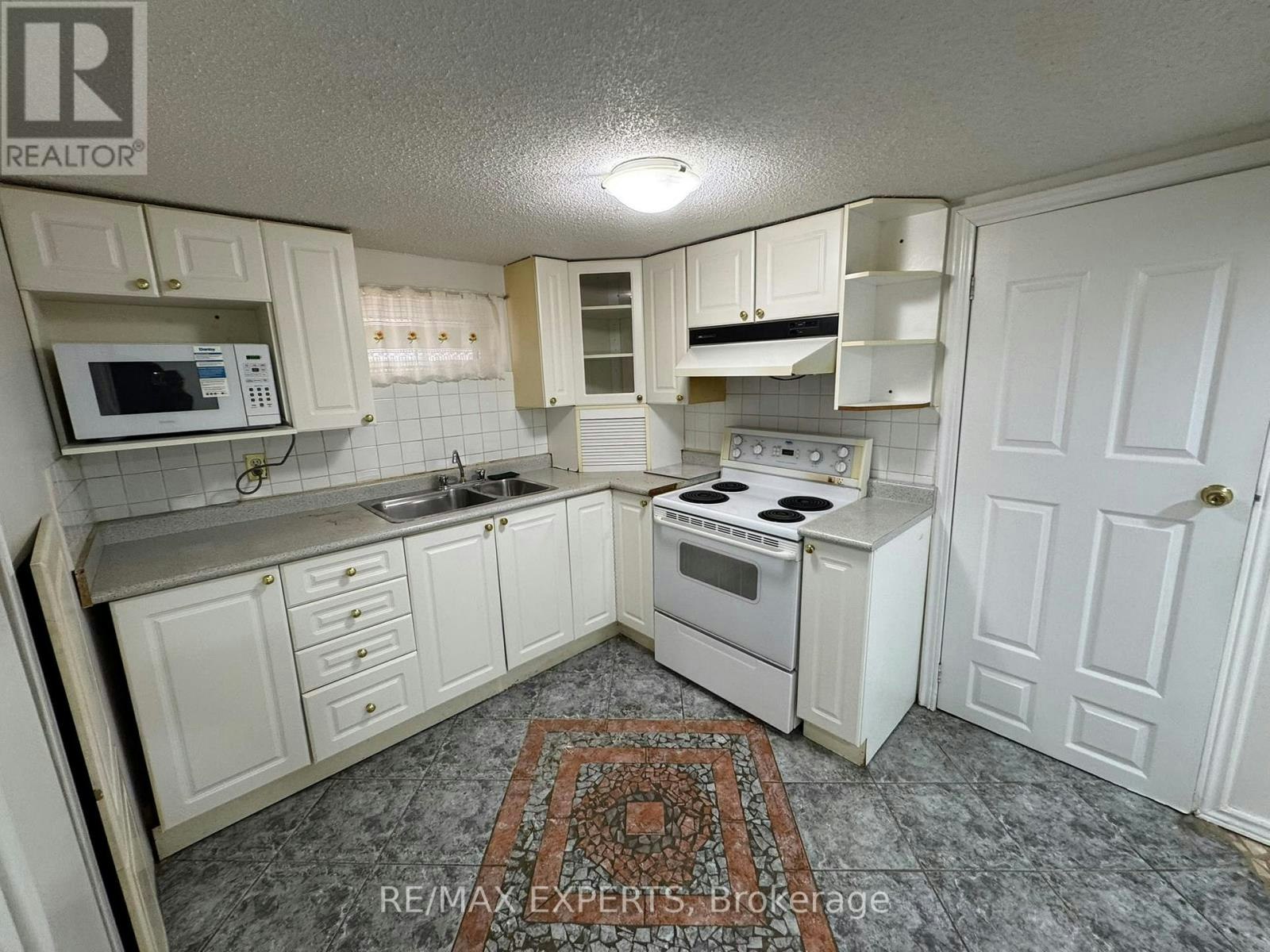 16 Bridgenorth Crescent, Toronto, ON, M9V 2M3 - 17