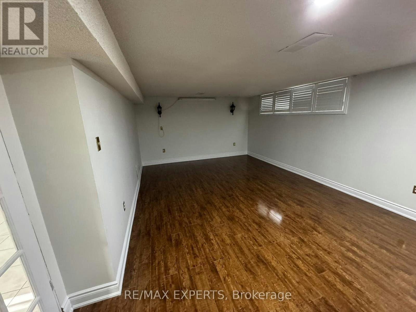 16 Bridgenorth Crescent, Toronto, ON, M9V 2M3 - 8