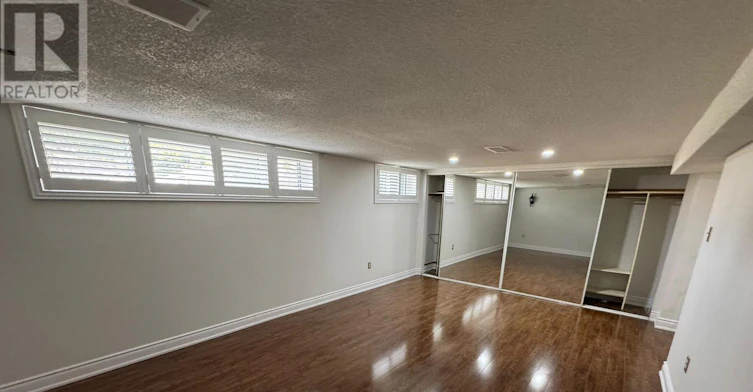 16 Bridgenorth Crescent, Toronto, ON, M9V 2M3 - 3