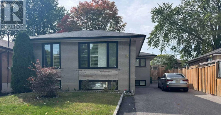 16 Bridgenorth Crescent, Toronto, ON, M9V 2M3
